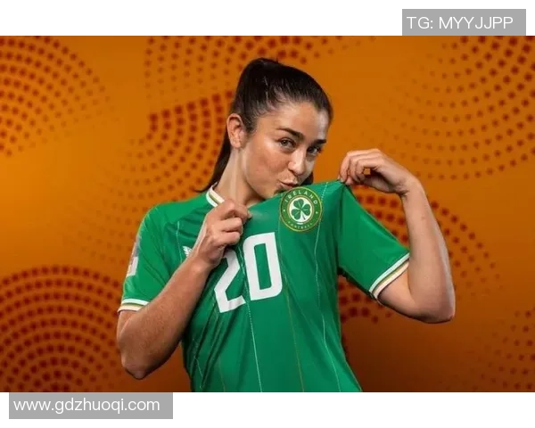 女足球星身材揭秘：力量与美感并存的运动之美